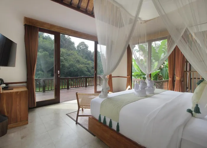 The Tirta Sari * テガララン